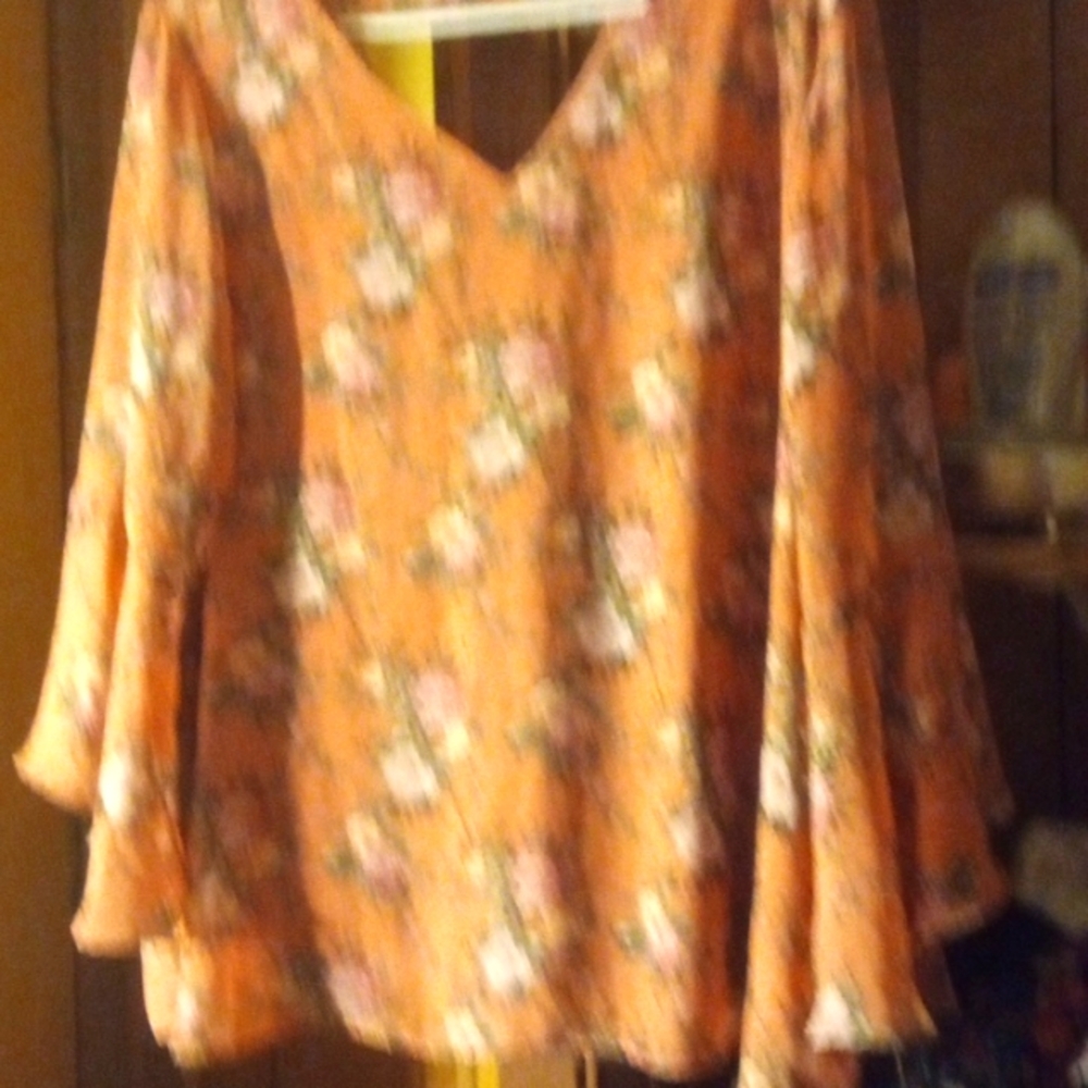 Women's size extra large Zach and Rachel floral blouse